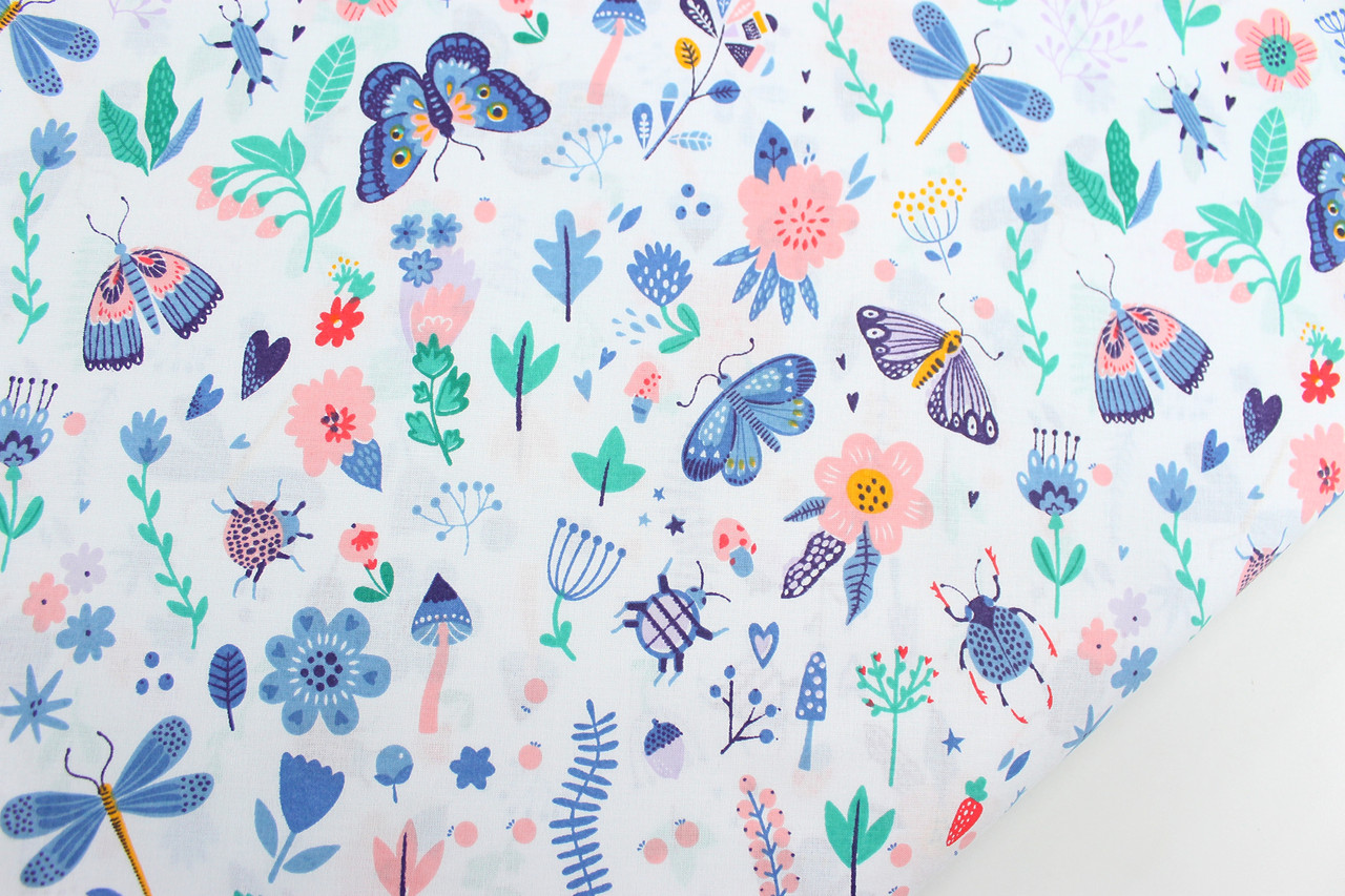 Бавовняна тканина "Метелики та жучки з квіточками та гілочками" на білому тлі №3091