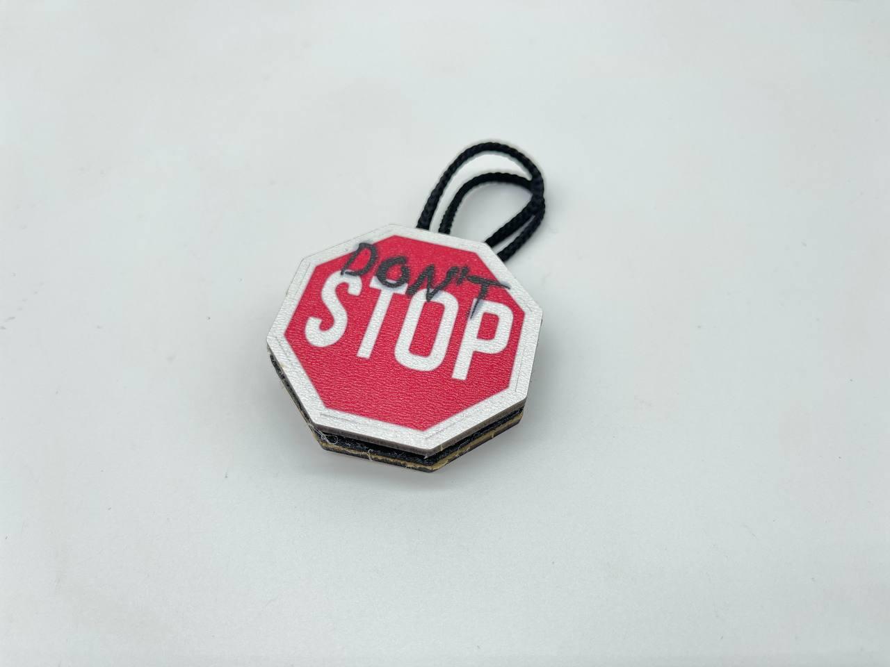 Ароматизатор дерев'яний в машину "STOP"