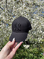 Чорная кепка с логотипом New York
