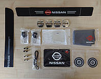 Подарочный набор аксессуаров для автомобиля №1 с логотипом Nissan