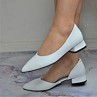 Шкіряні туфлі на маленькому підборі