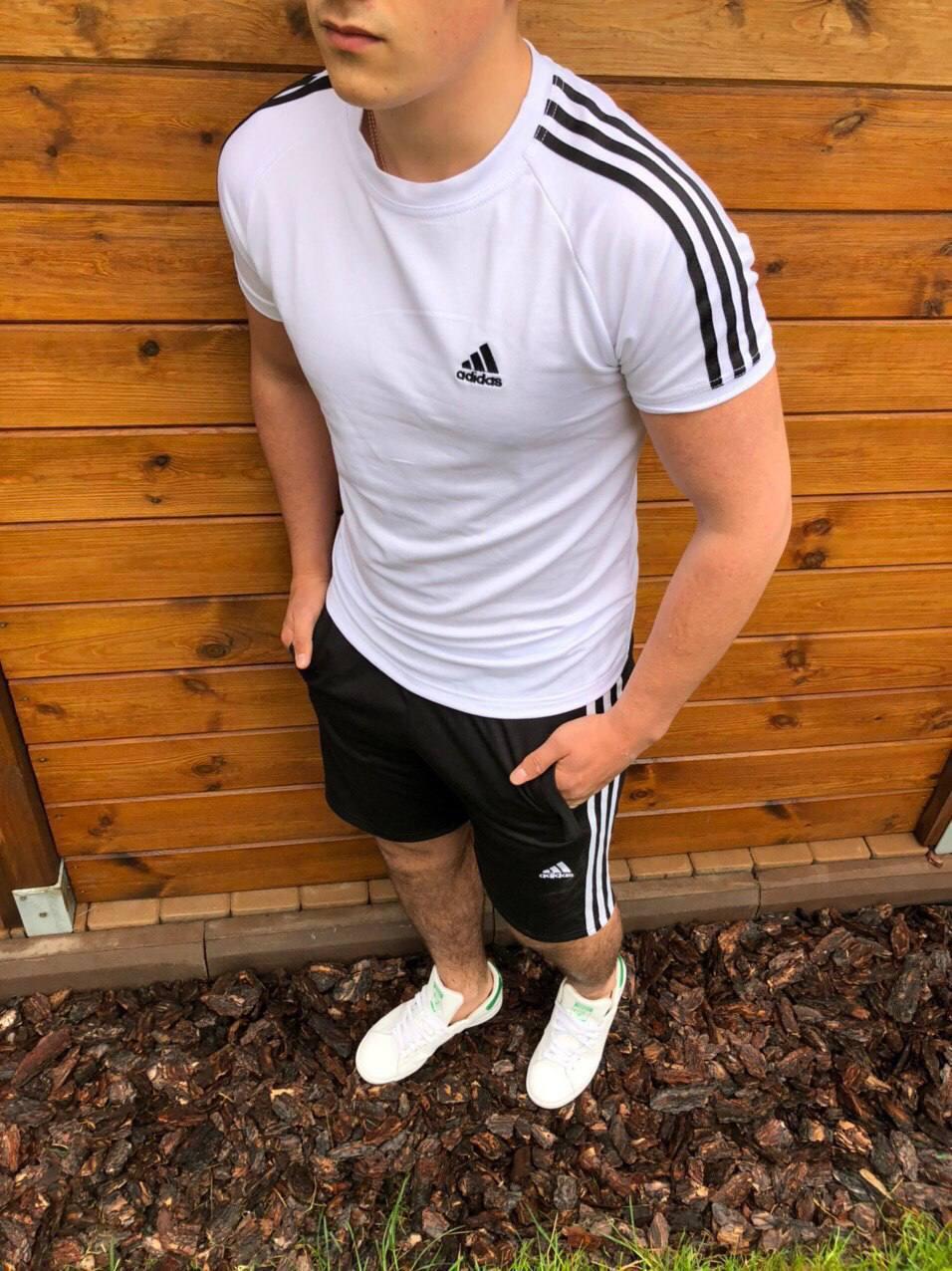 Чоловіча футболка Adidas біла зі смугами спортивна Адідас із лампасами
