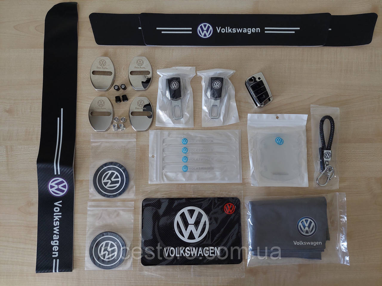 Подарунковий набір аксесуарів для автомобіля №1 з логотипом Volkswagen