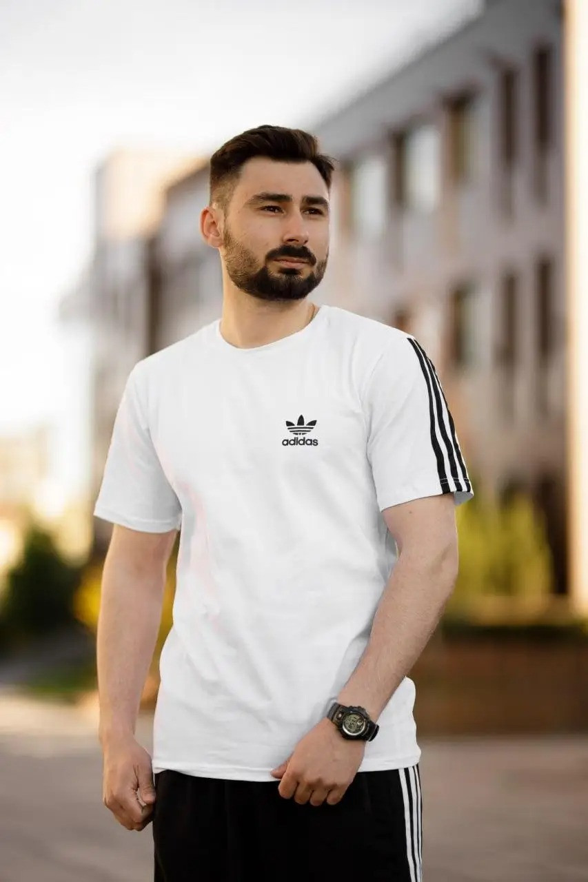 Чоловіча футболка Adidas біла зі смугами Адідас із лампасами