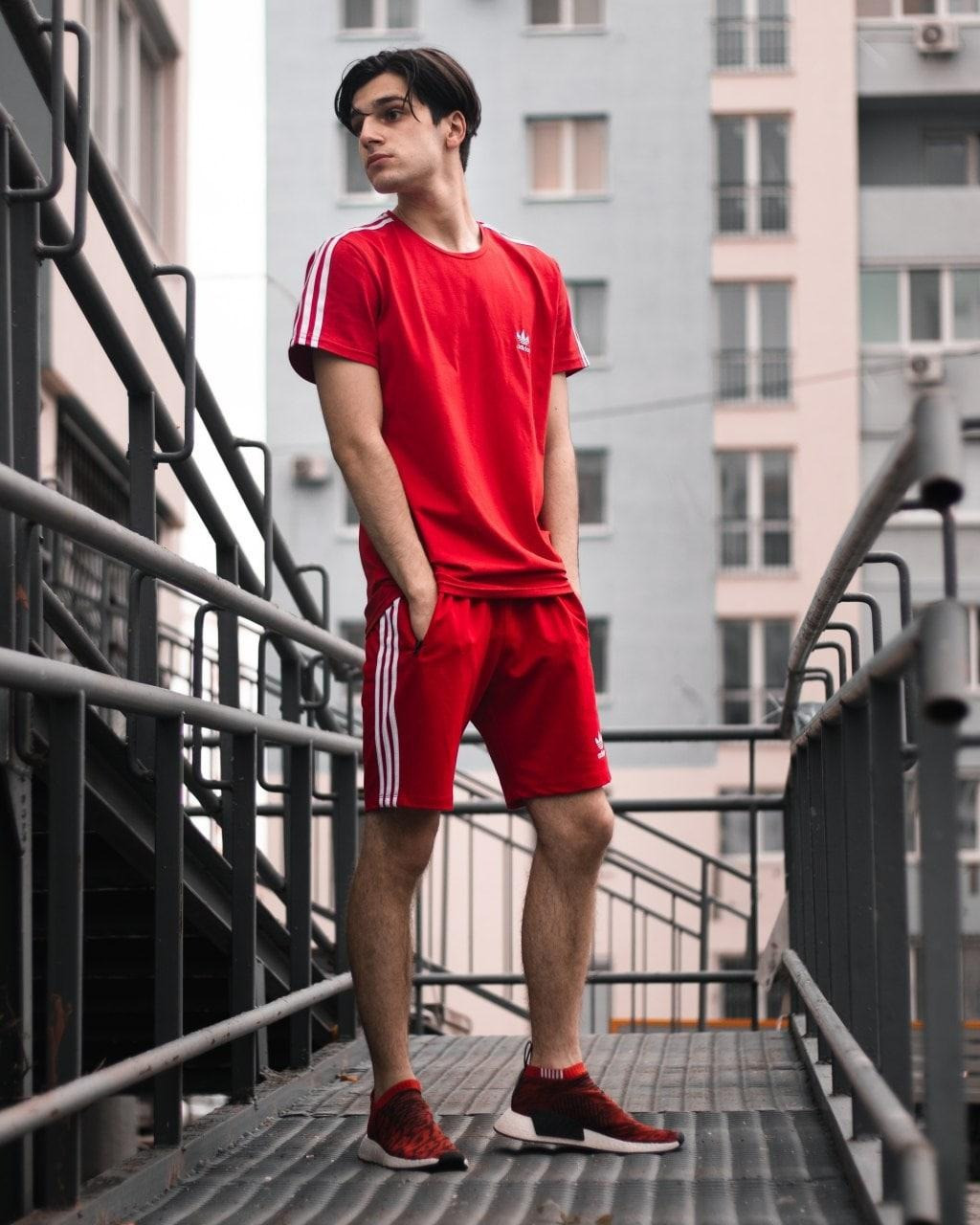 Чоловічий літній костюм Adidas Футболка + Шорти + Шкарпетки в подарунок Адідас червоний