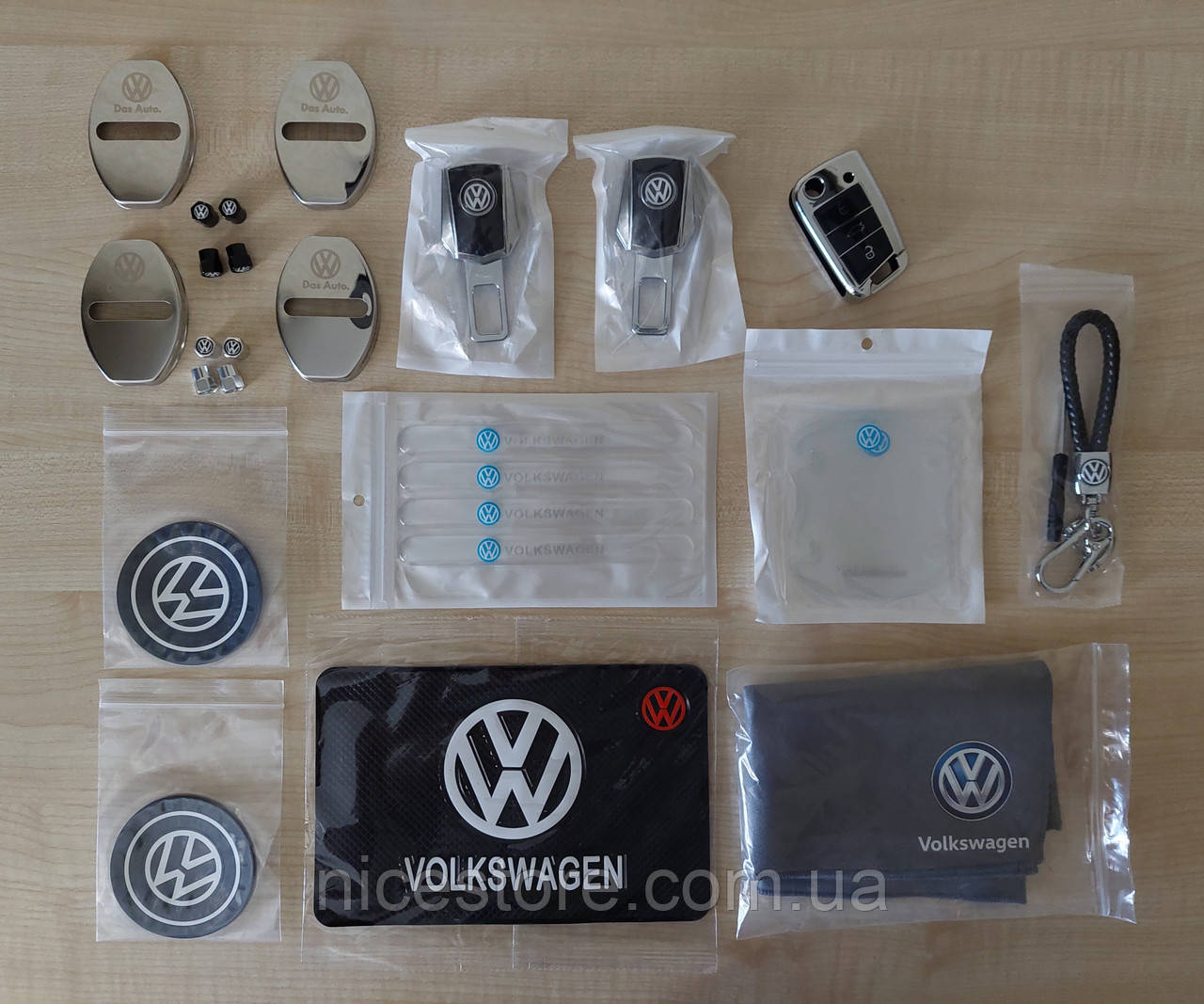 Подарунковий набір аксесуарів для автомобіля №2 з логотипом Volkswagen