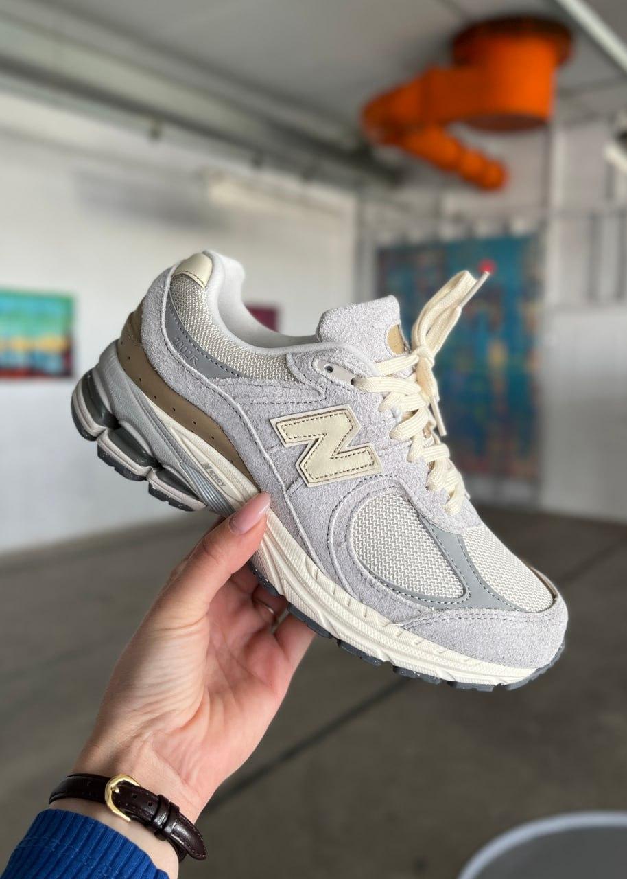 Жіночі Кросівки New Balance 2002R Grey Beige / Нью Беланс 2002Р Сірі з Бежевим