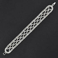 Браслет жіночий м'який металевий на руку сріблястий із візерунками в кристалах довжина 18 см ширина 18 мм