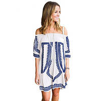 Белое платье с геометрическим принтом и открытыми плечами ssmag.com.ua