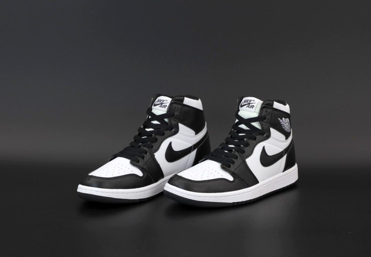 Жіночі чорно-білі Кросівки Nike Air Jordan 1