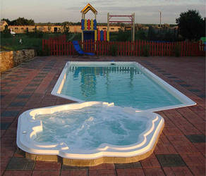 Композитні басейни зі скловолокна