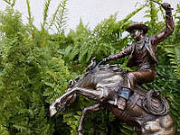 Колекційна статуетка Veronese Ковбой на роді 76729A4, фото 5