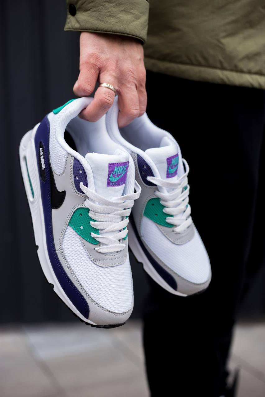 White blue hotsell nike air max
