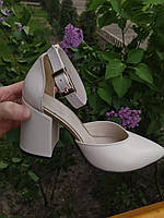 Женские бежевые туфли-деленки на каблуке с ремешком 35 размер