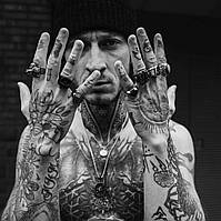 Мода на чоловічі перстні зі сталі: тенденції 2023 року