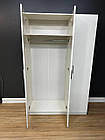 Біла шафа тридверна з полицями та кронштейном для спальні, фото 4