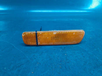 Повторювач повороту в бампер LEXUS RX300 98-03 ВНЕДОРОЖНИК 3.0 2000 перед. (б/у)