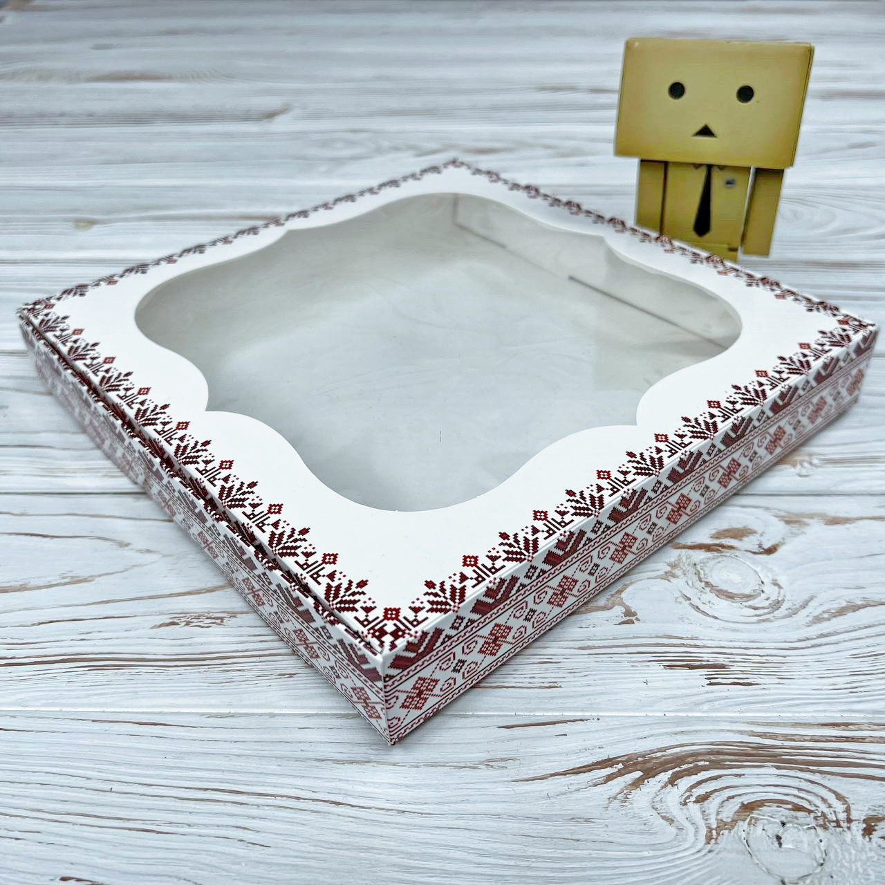 *10 шт* / Коробка / 200х200х30 мм / друк-Вишиванка / вікно-звичайн / укр