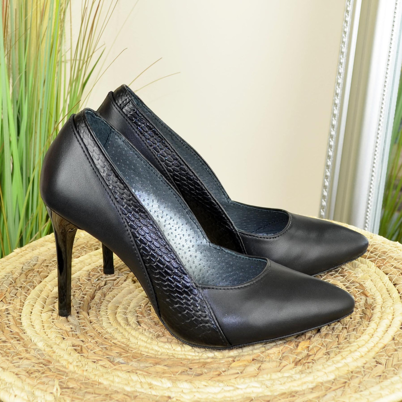 Классические женские черные туфли на шпильке - фото 1 - id-p655332871