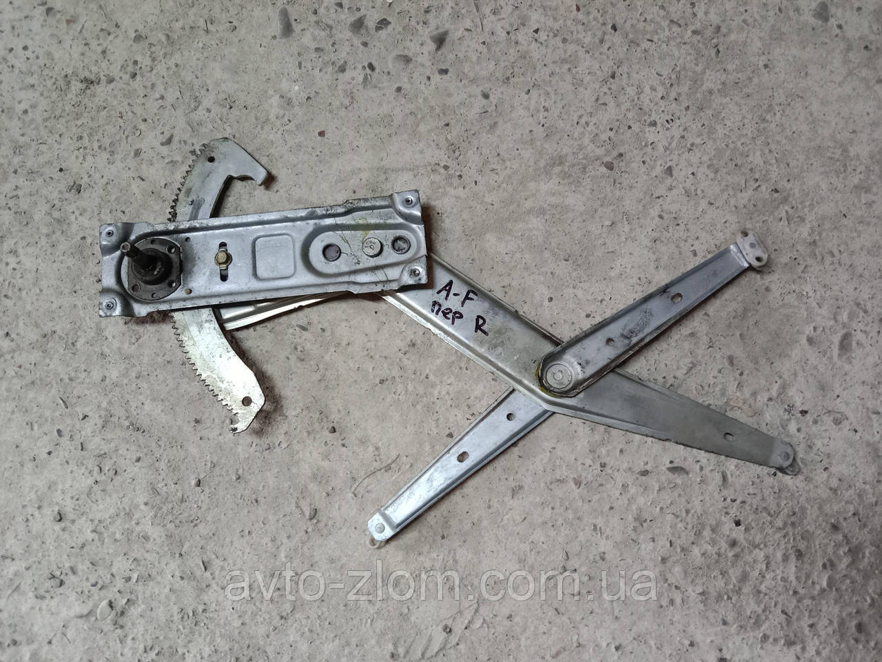 Стеклопод'емник передній механічний Opel Astrat F, Опель Астра Ф., фото 1