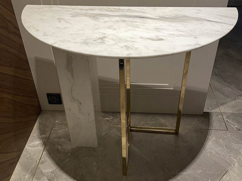 Консоль con 05