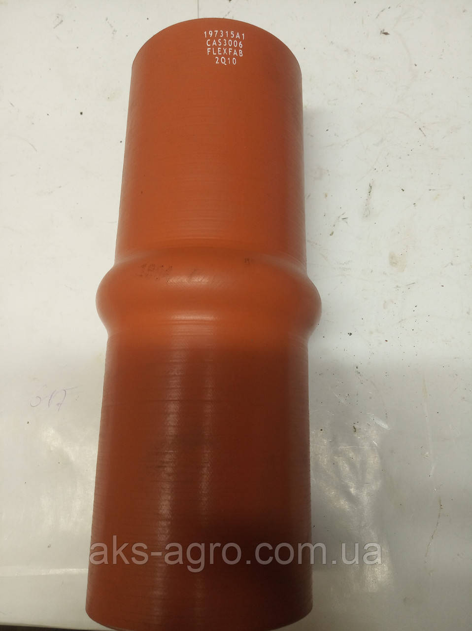 Патрубок турбокомпресора CNH 197315A1 до зернозбірального комбайна CASE IH 2388