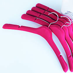 Оксамитові плічка вішалки тремпелі для верхнього одягу, трикотажу флоковані рожеві, 43 см