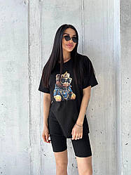 Костюм жіночий з шортами.