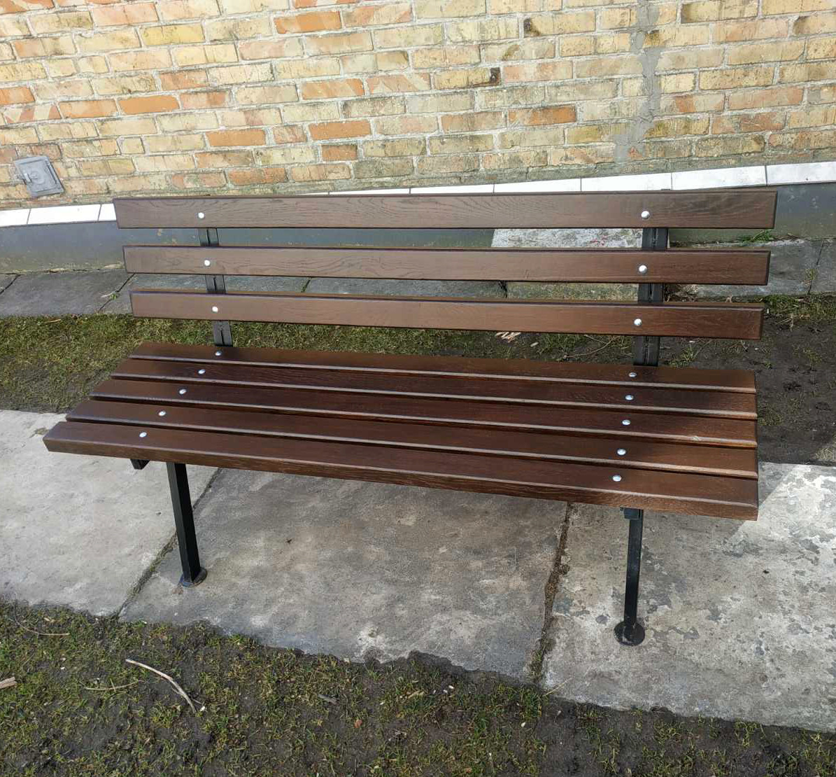 Дубова лавка зі спинкою для кладовища, 1,2 м, фото 1