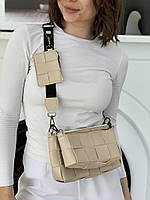 Женская стильная сумка кроссбоди 3 в 1 плетеная среднего размера из эко кожи бежевого цвета