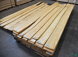 Шпон деревини Сосна Американська - 0,6 мм, ґатунок I - довжина від 2 м - 3.8 / ширина від 10 см + (струганий)
