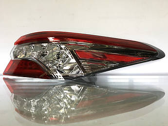 Ліхтар зовнішній Toyota Camry V70 2018-2020 USA XLE/XSE LED правий 81550-06730