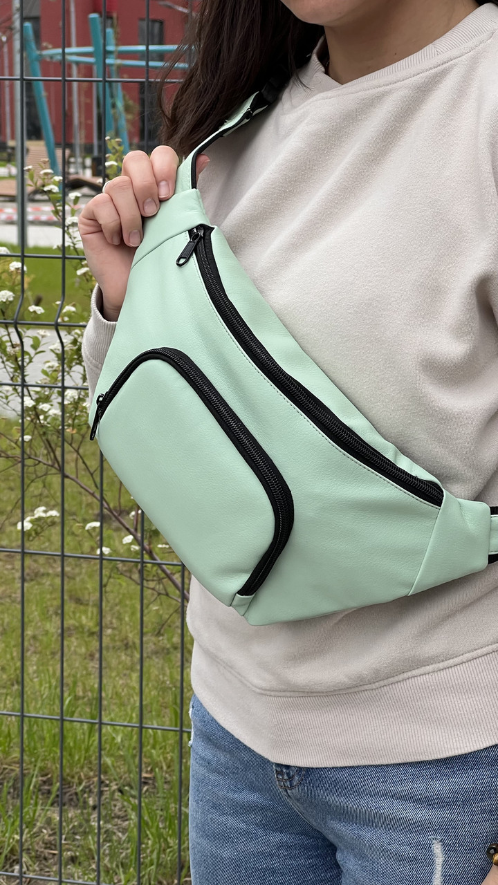 Жіноча нагрудна сумка-бананка, слінг-сумка практична і стильна мятний колір