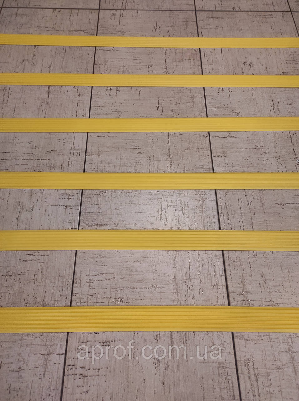 Самоклеюча стрічка (50 мм) протиковзка гумова, жовта, фото 1