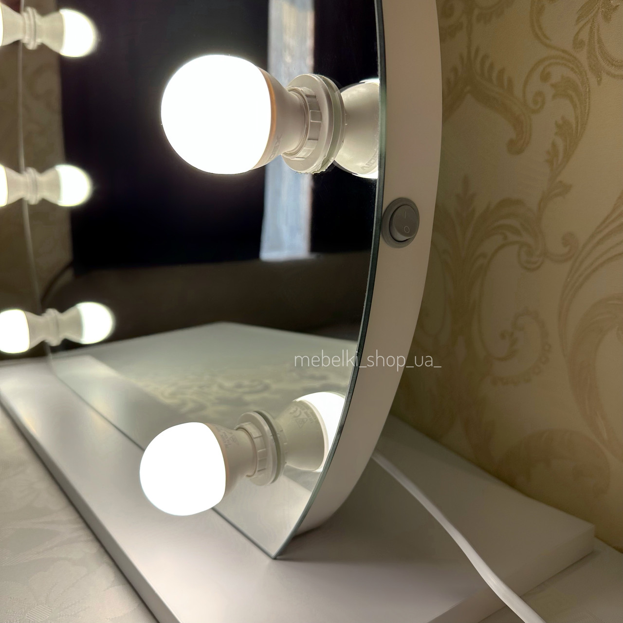 Безрамное зеркало настольное круглое с подсветкой на подставке (ID ...