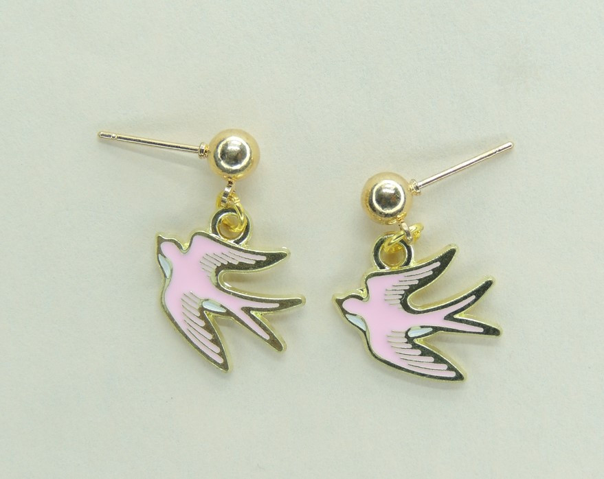 Сережки Liresmina Jewelry сережки-гвоздики (пусети) Рожева ластівка 2.1 см золотисті