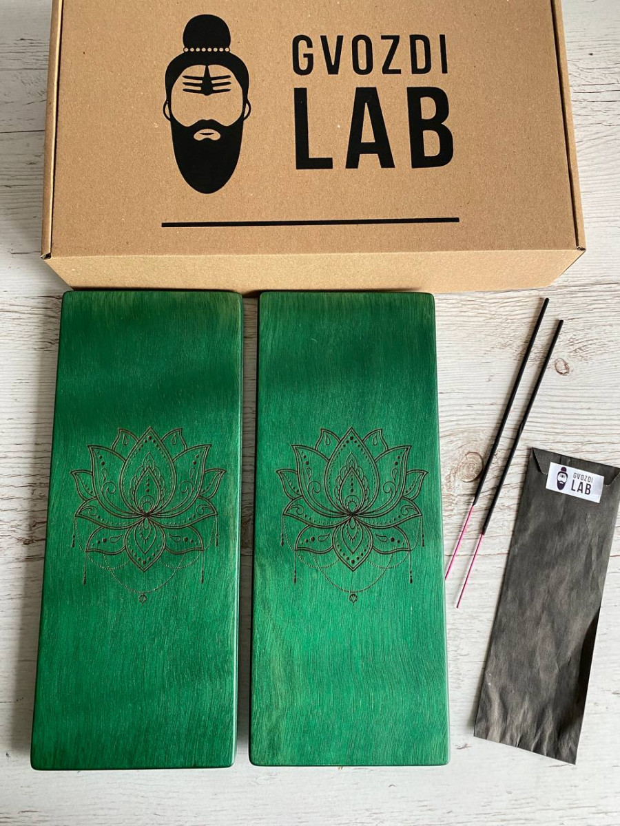 Дошка Садху із оцинкованими цвяхами Прямокутна Лотос Green фанера Окуме крок 10мм, фото 1