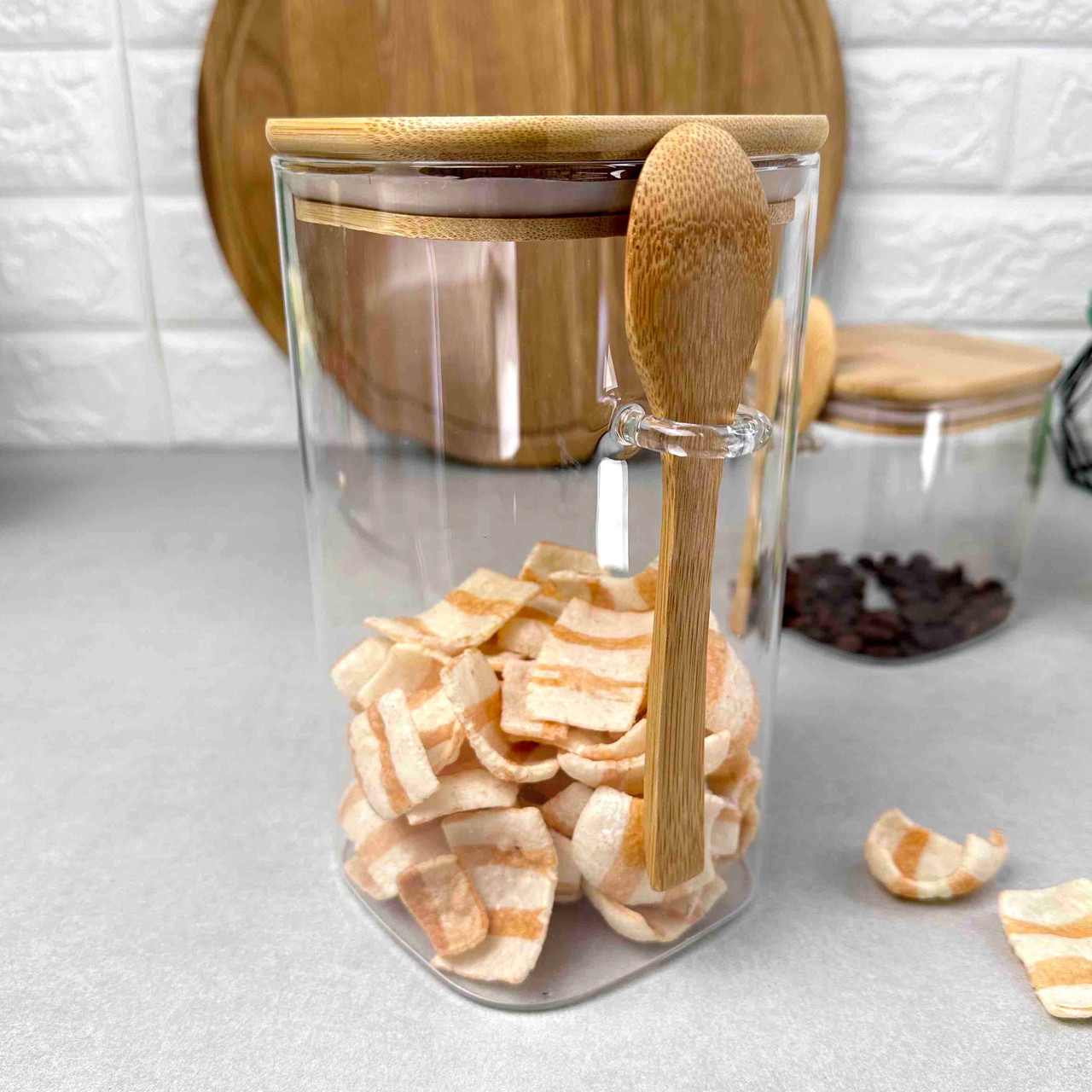 Квадратна висока банка 1.5л з дерев'яною ложкою з бамбуковою кришкою