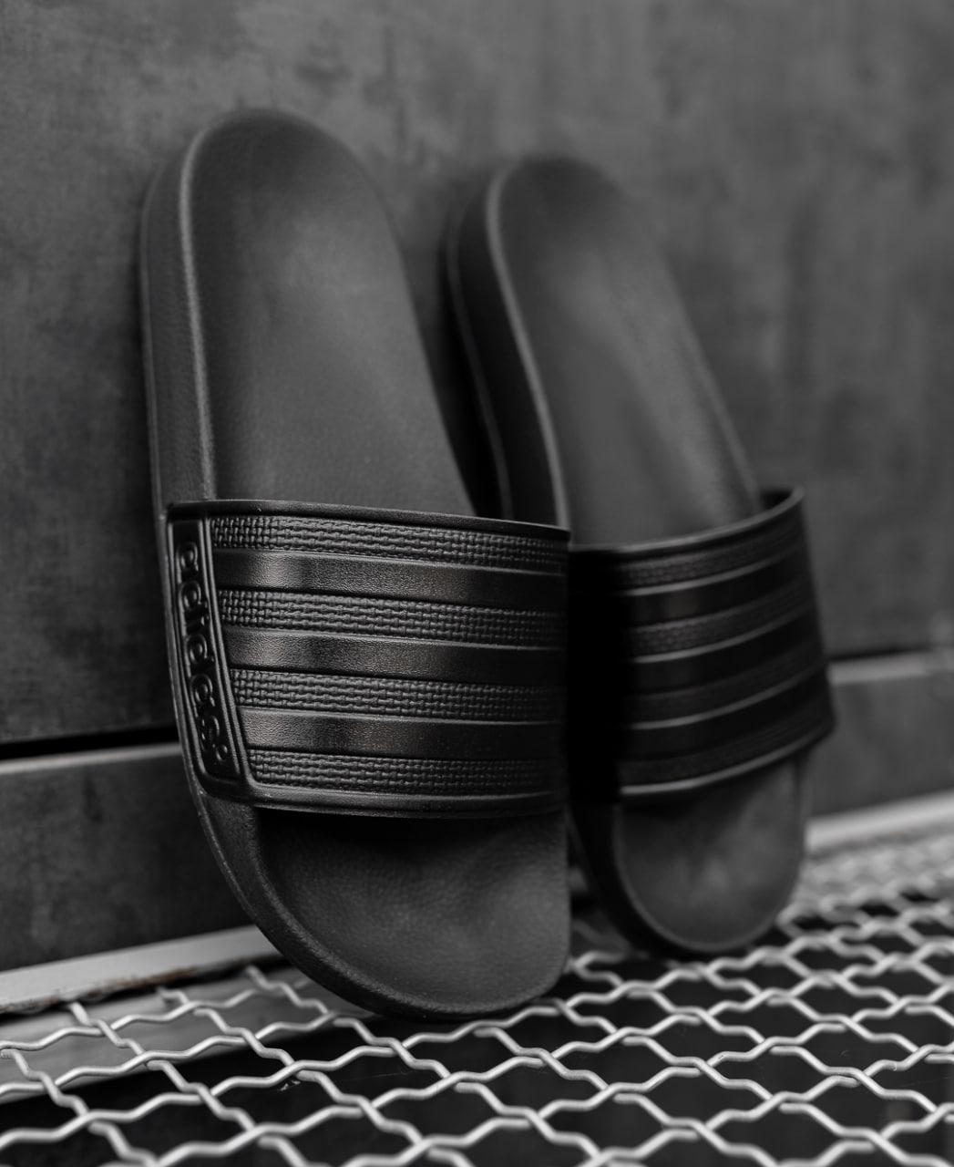 Чоловічі шльопанці Adidas капці адідас чорні шльопанці сланці легкі модні