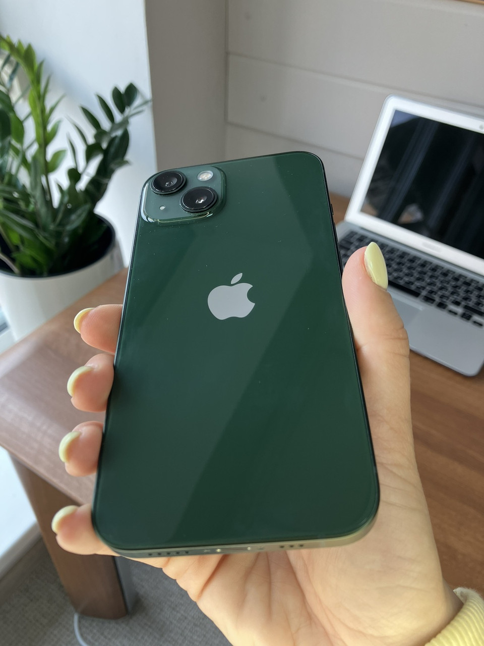 iPhone 13 256GB Green