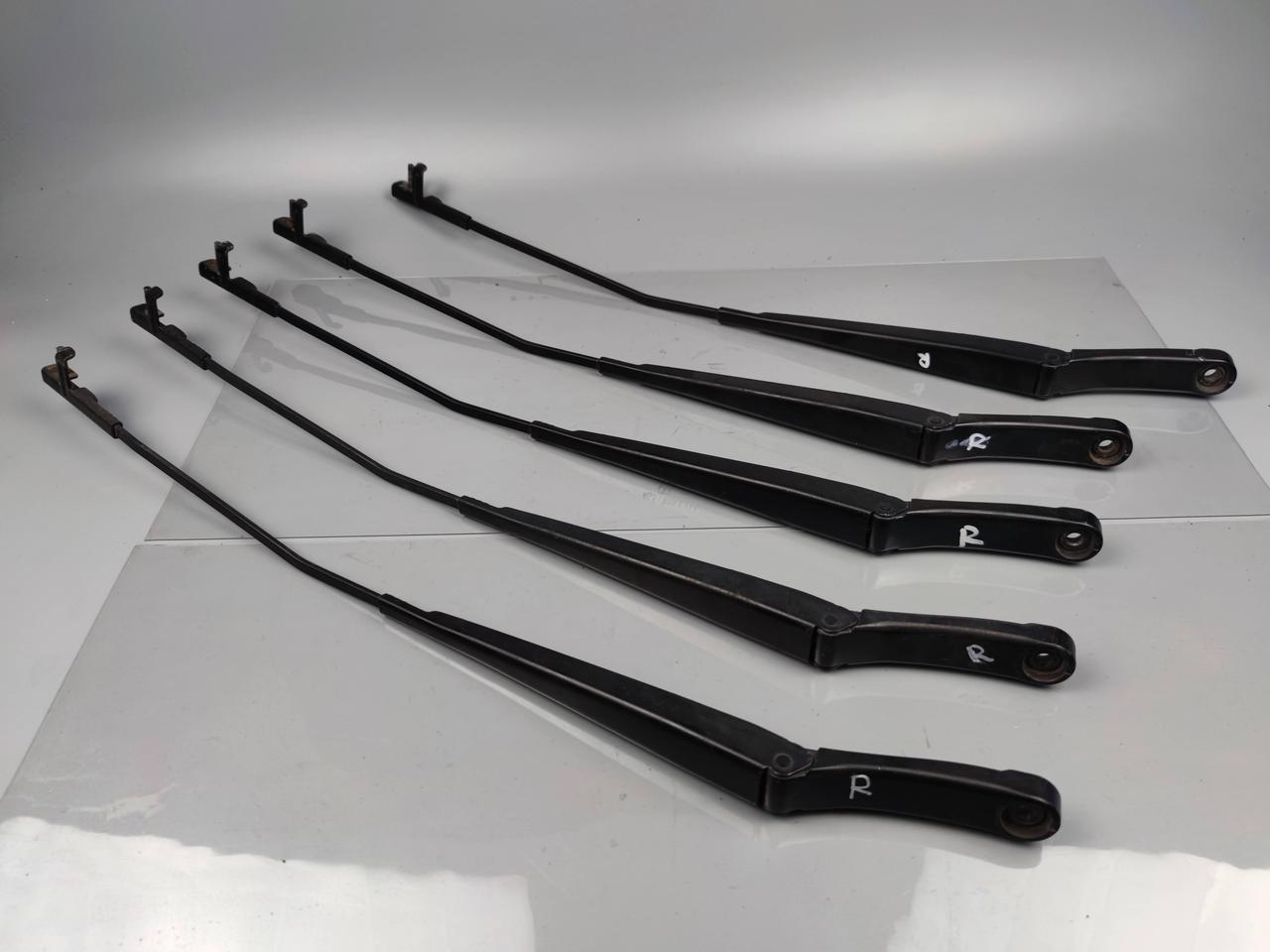 Тримач щітки передній правий Skoda Octavia A5 (2004-2013) 1Z1955410