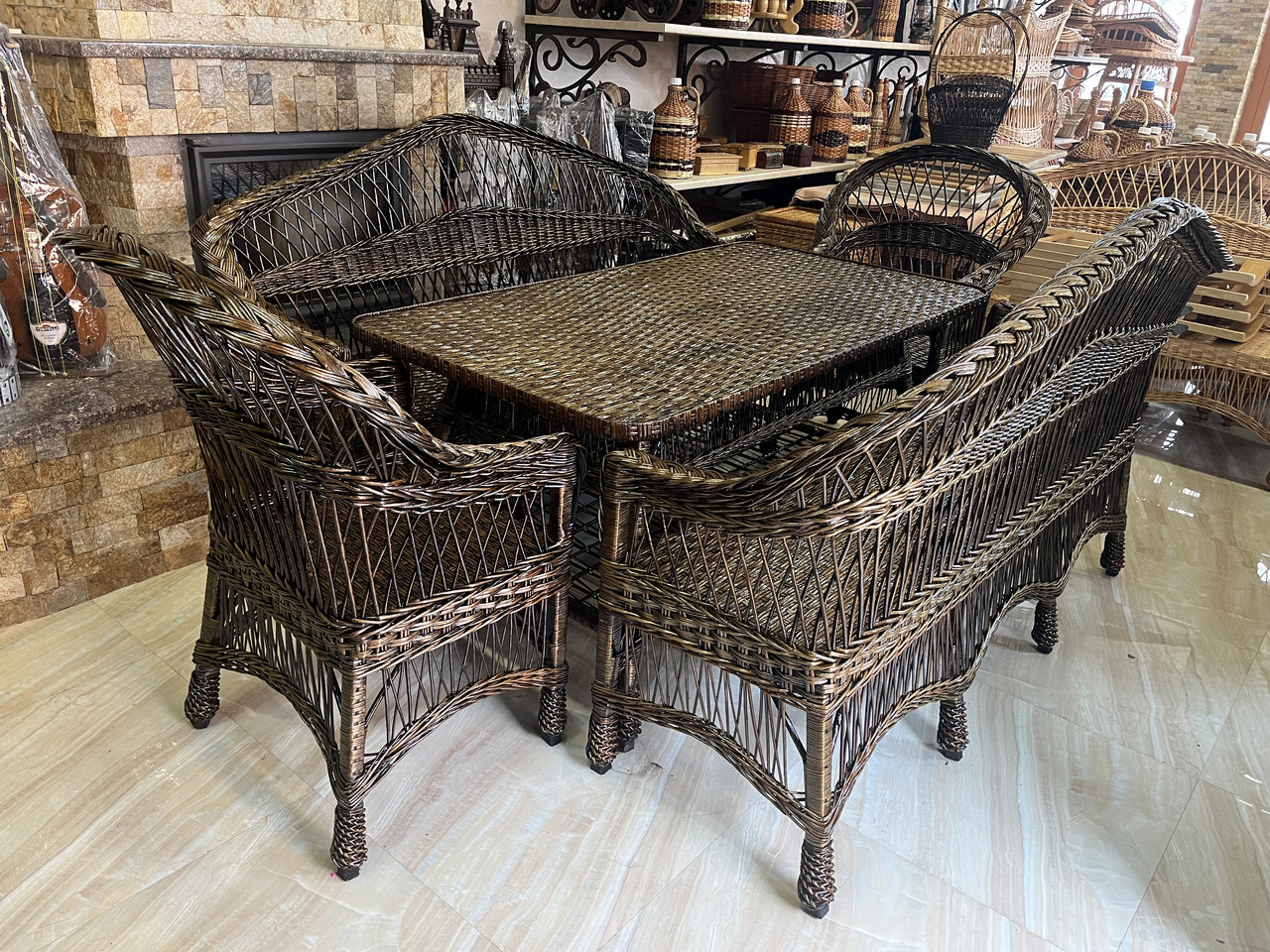 Меблі плетені з лози