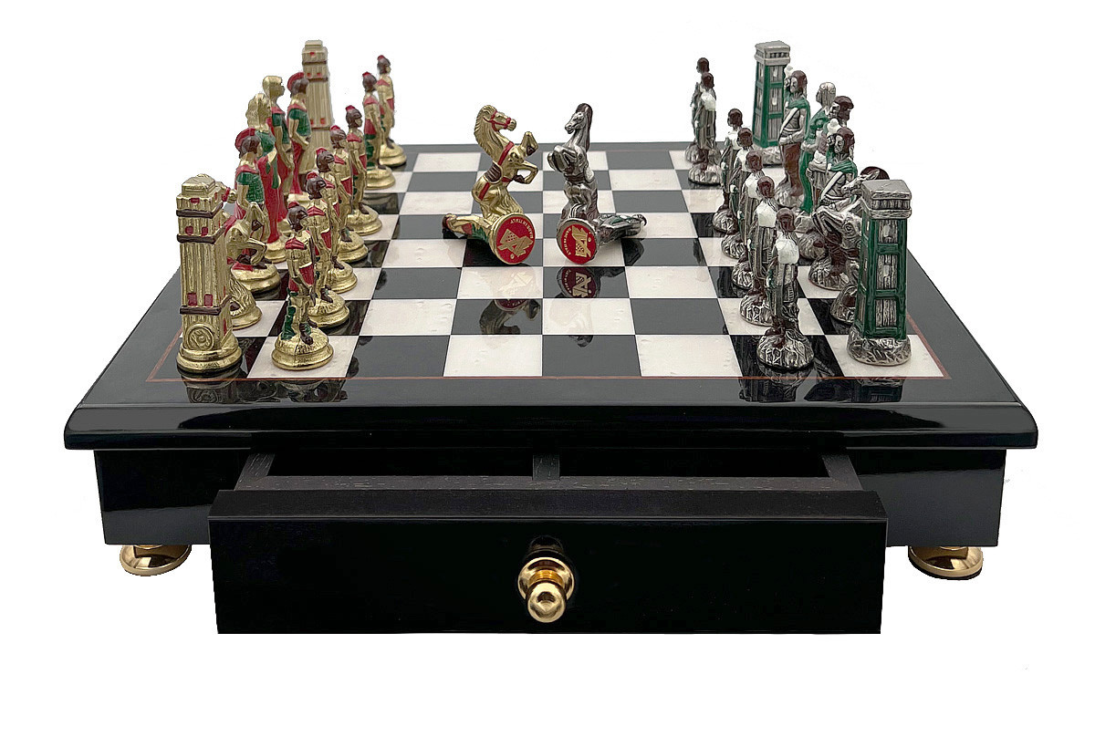 Шахова дошка дерев'яна з висувною скринькою та тематичними фігурами від італійського бренду Italfama, фото 1