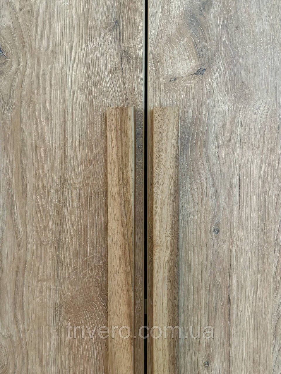 Меблева ручка довга наклдана з дерева  ( Г- подібна ) ГОРІХ, фото 1