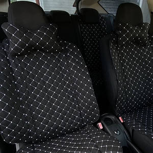 Автомобільні подушки на підголівник з алькантари (Еко-замша) Чорні з білою прошивкою Lux 2 шт