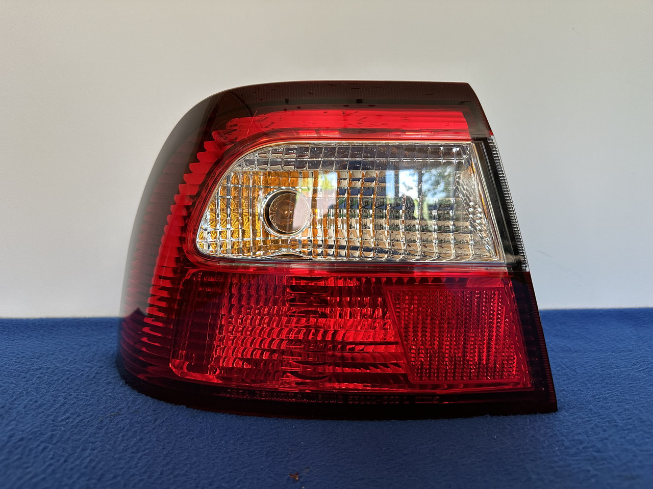 Задній лівий зовнішній ліхтар samsung sm5