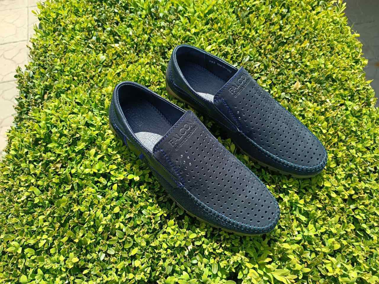 Мокасины мужские 42 размер кожаные туфли с перфорацией синие макасины летние слипоны в дырочку на резинке - фото 1 - id-p1853734088