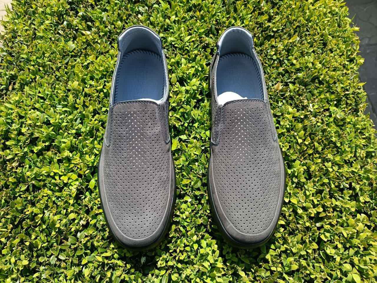 Мокасины мужские 42 размер кожаные туфли с перфорацией серые без резинки слипоны макасины летние в дырочку - фото 7 - id-p1853940026