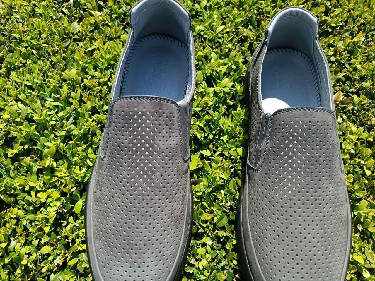 Мокасины мужские 42 размер кожаные туфли с перфорацией серые без резинки слипоны макасины летние в дырочку - фото 10 - id-p1853940026