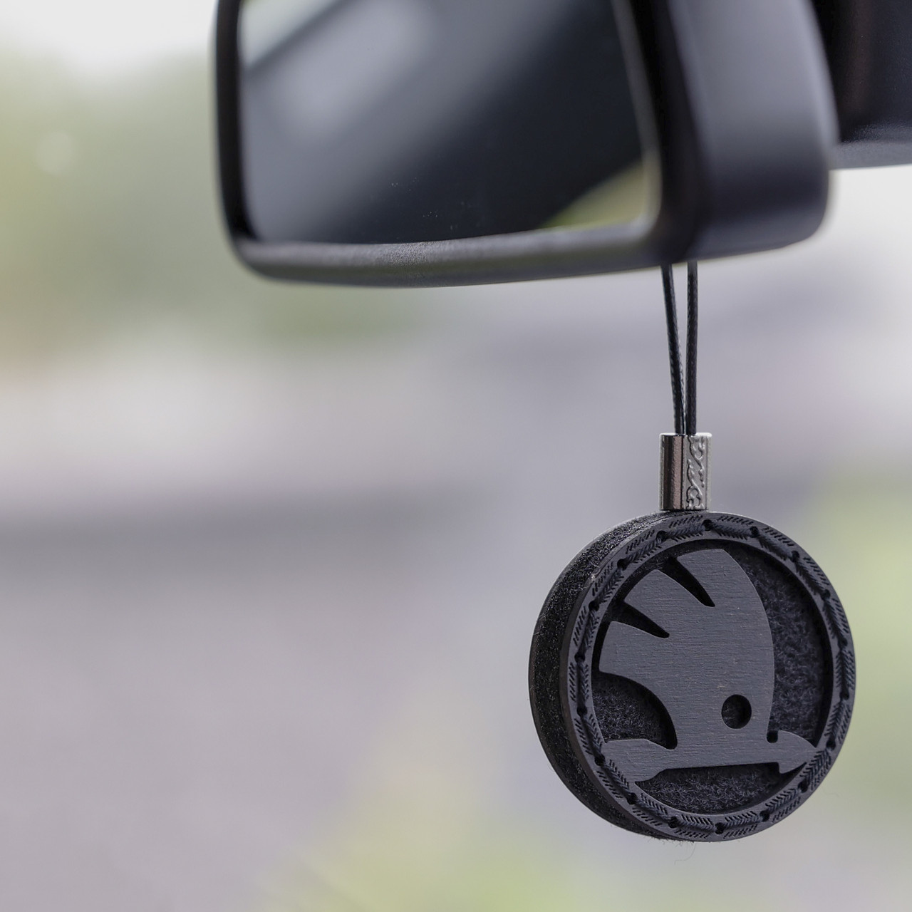 Ароматизатор дерев'яний в авто "Skoda" Black Line, 6 см.